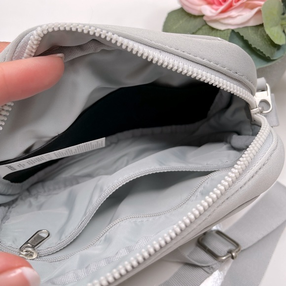 🌸VOORAY SIDEKICK CROSSBODY BAG - GREY MOTO🌸 - Picture 8 of 15